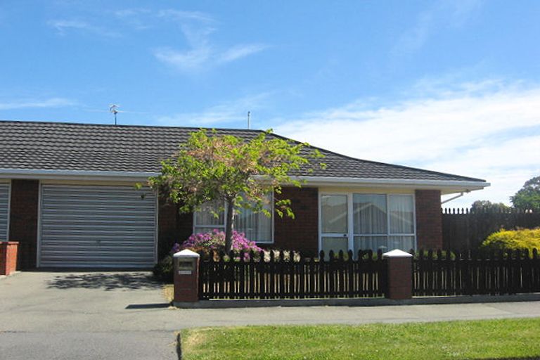 Photo of property in 2/76 Vivian Street, Burwood, Christchurch, 8083
