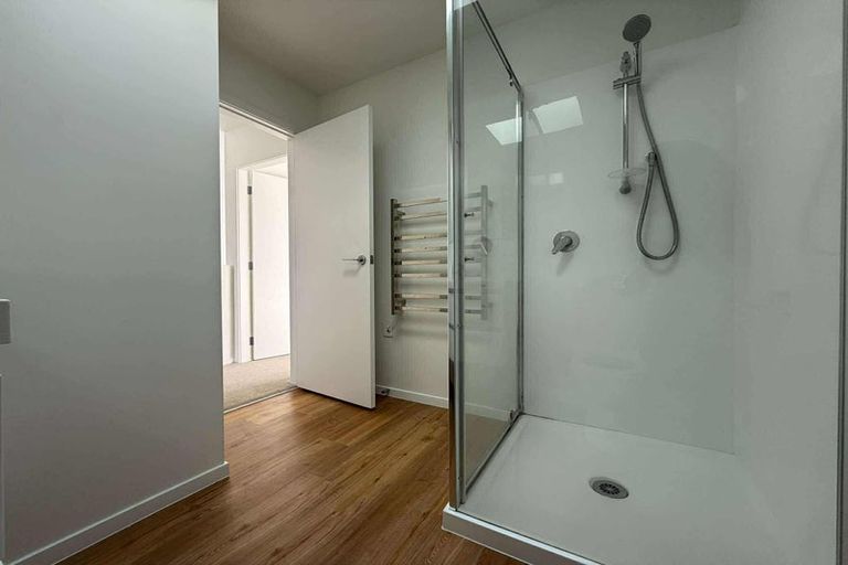 Photo of property in 2/27 Main Road, Wainuiomata, Lower Hutt, 5014