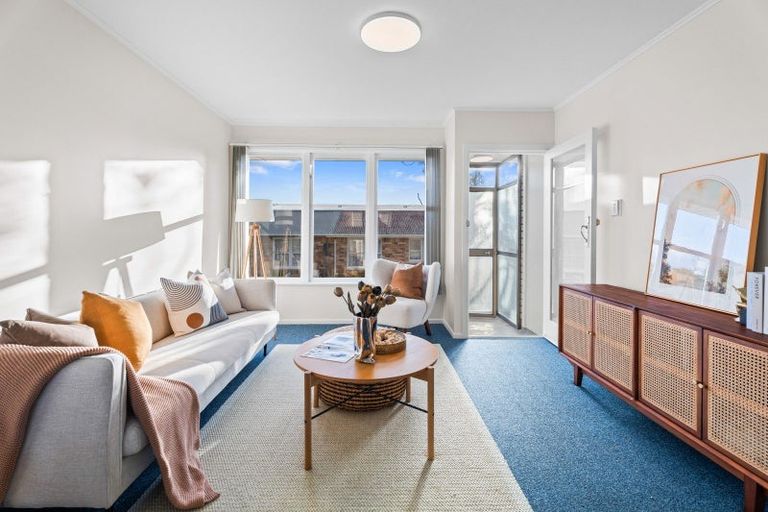 Photo of property in 2/7 Laburnum Road, New Windsor, Auckland, 0600