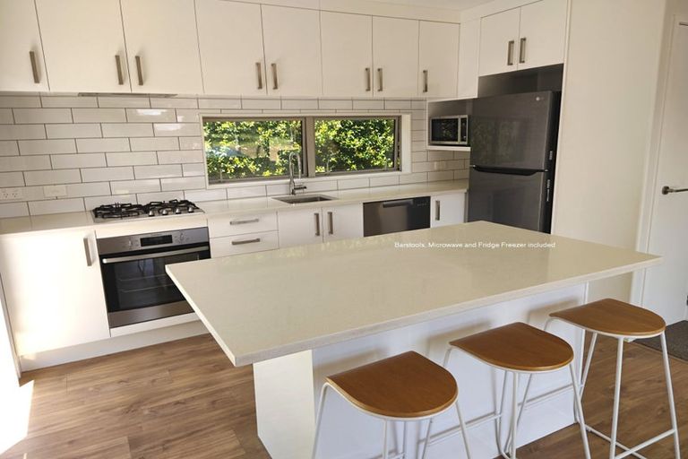 Photo of property in 47 Isobel Road, Greenhithe, Auckland, 0632