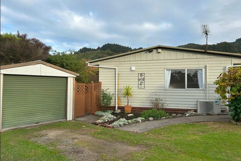 Photo of property in 1 Totara Grove, Featherston, 5710