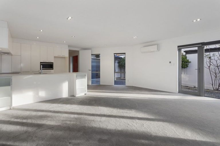 Photo of property in 144a Holly Road, St Albans, Christchurch, 8014