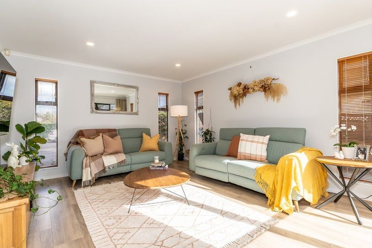 Photo of property in 50 Cairns Crescent, Rototuna, Hamilton, 3210