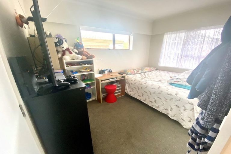 Photo of property in 2/49 Overton Road, Papatoetoe, Auckland, 2025