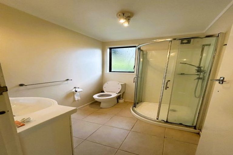 Photo of property in 2/40a Marlborough Avenue, Glenfield, Auckland, 0629