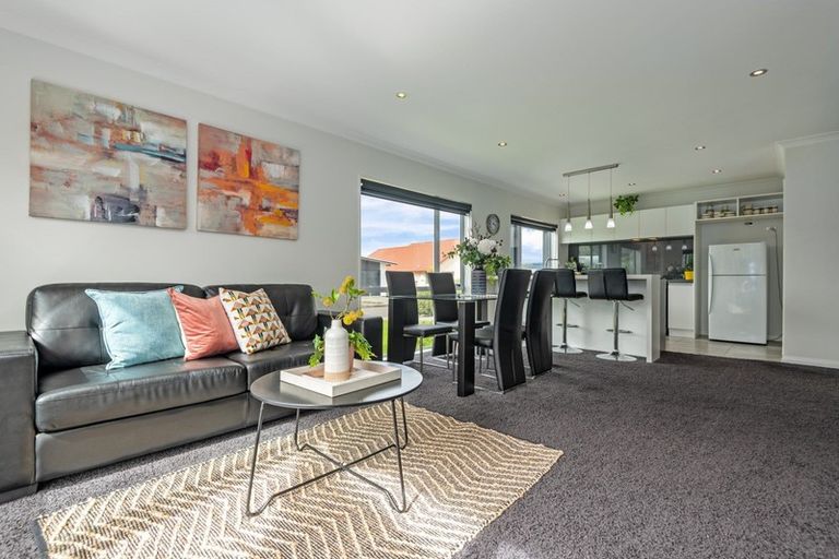 Photo of property in 4 D'urville Place, Kelvin Grove, Palmerston North, 4414