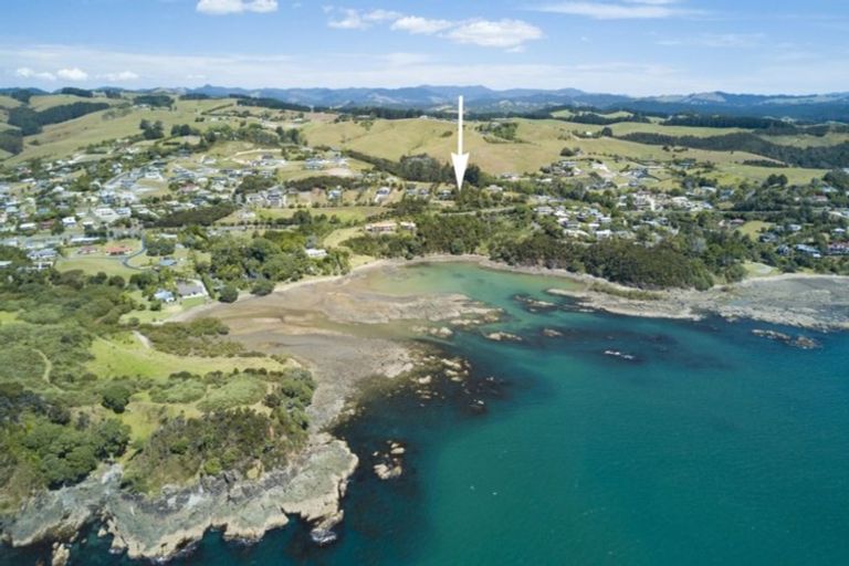 Photo of property in 28 Coachmans Way, Cable Bay, 0420