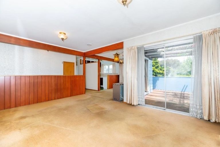 Photo of property in 2 Sunvue Road, Glen Eden, Auckland, 0602