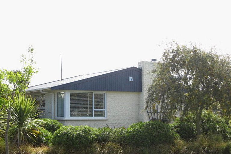 Photo of property in 6 Clipper Place, Redwood, Christchurch, 8051