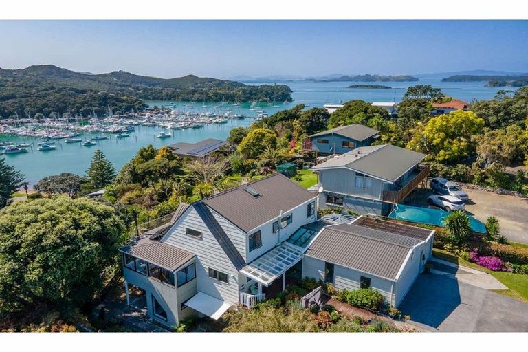 Photo of property in 87 Doves Bay Road, Kerikeri, 0294