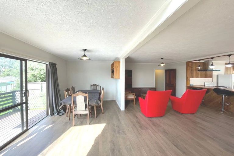 Photo of property in 122 Triangle Road, Massey, Auckland, 0614