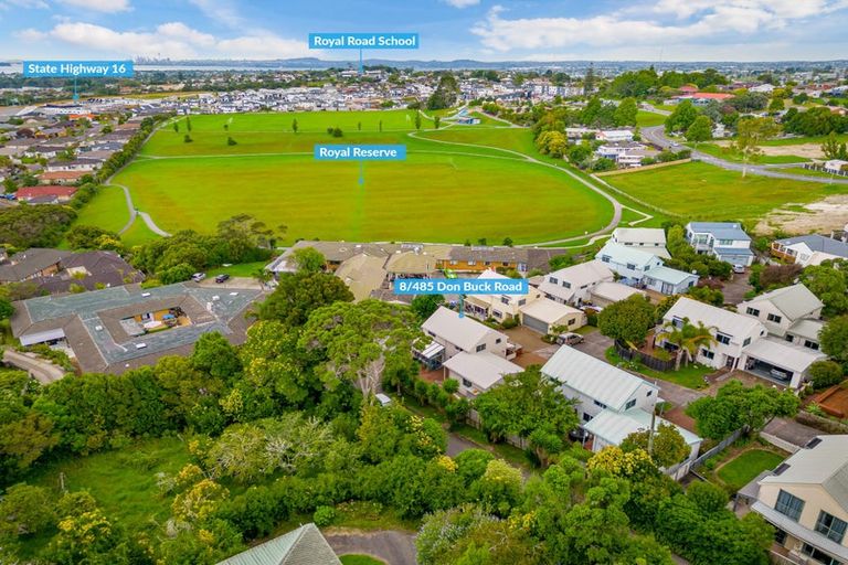 Photo of property in 8/485 Don Buck Road, Massey, Auckland, 0614