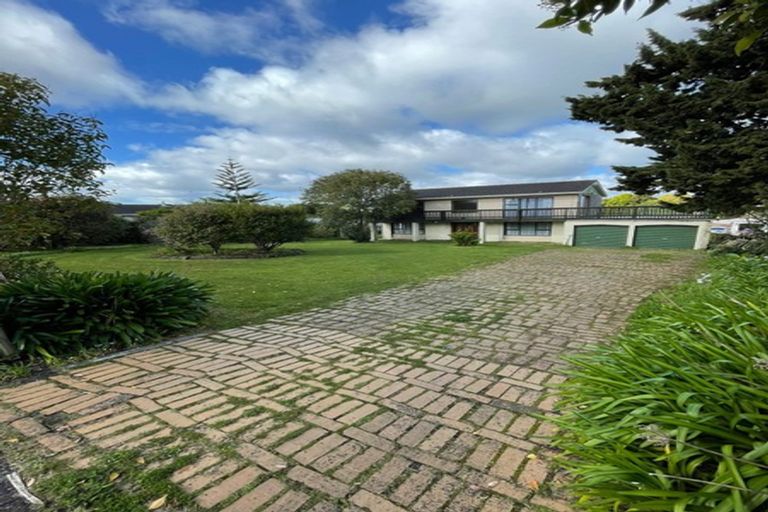 Photo of property in 140 Waimumu Road, Massey, Auckland, 0614