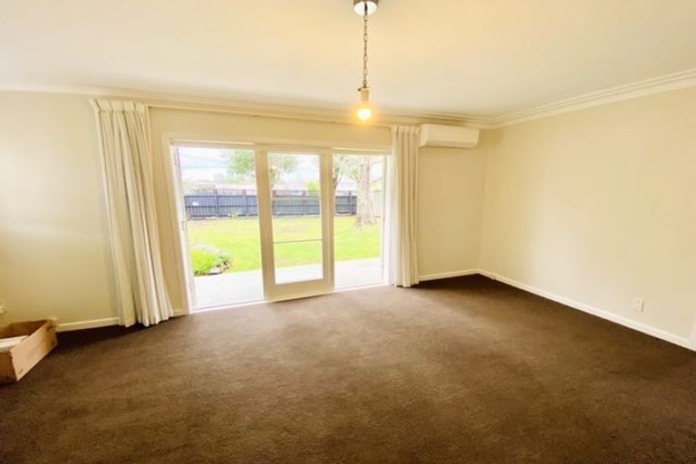 Photo of property in 11 Hikurangi Street, Te Atatu Peninsula, Auckland, 0610