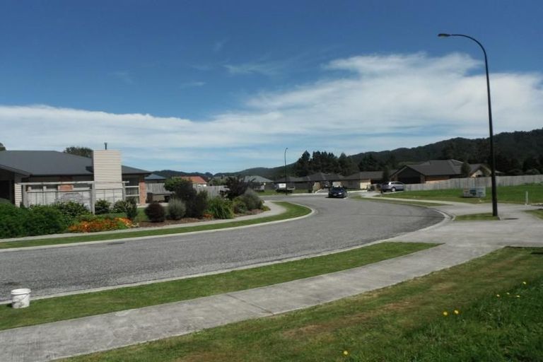 Photo of property in 17 Wicken Place, Reefton, 7830