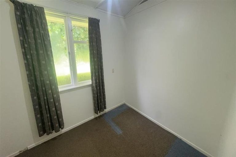 Photo of property in 14 Thomson Grove, Stokes Valley, Lower Hutt, 5019