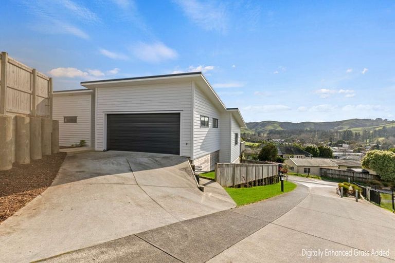 Photo of property in 14 Rauta Way, Helensville, 0800