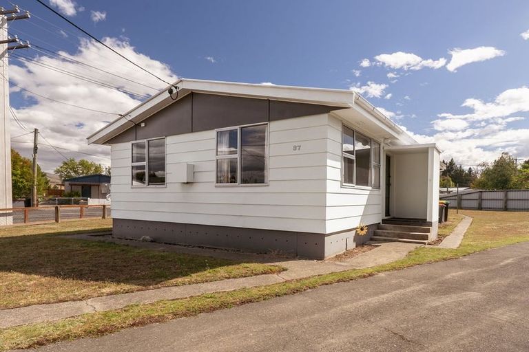 Photo of property in 37 Omahau Crescent, Twizel, 7901