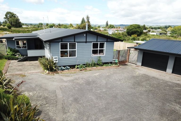 Photo of property in 13 Matthew Place, Kawaha Point, Rotorua, 3010