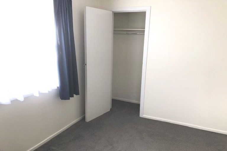 Photo of property in 18 Barrys Road, Glendene, Auckland, 0602