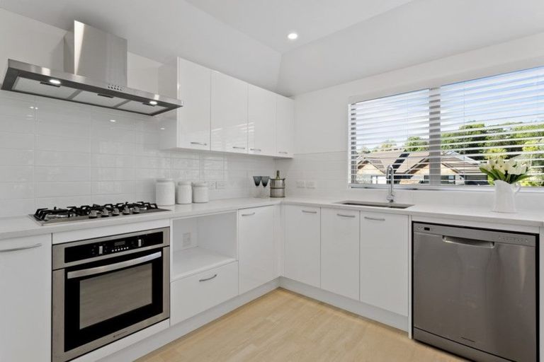 Photo of property in 18 Langana Avenue, Browns Bay, Auckland, 0630