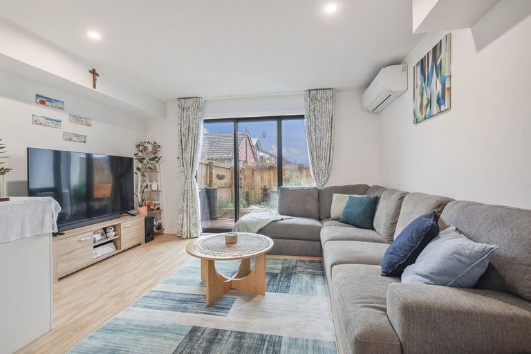 Photo of property in 3/4 Gilberthorpes Road, Islington, Christchurch, 8042