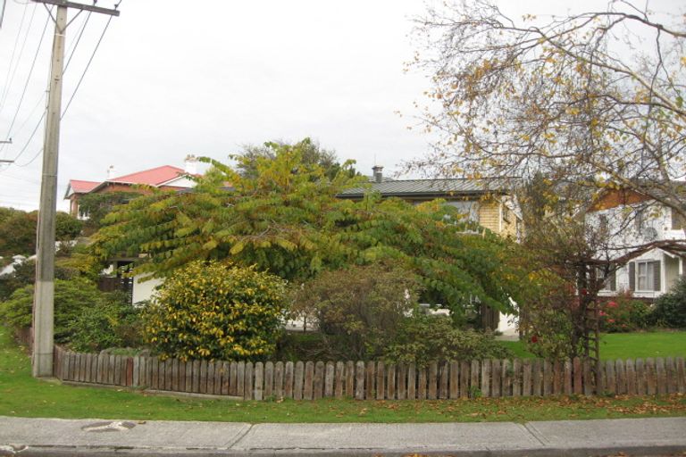 Photo of property in 1 Oxford Street, Balclutha, 9230