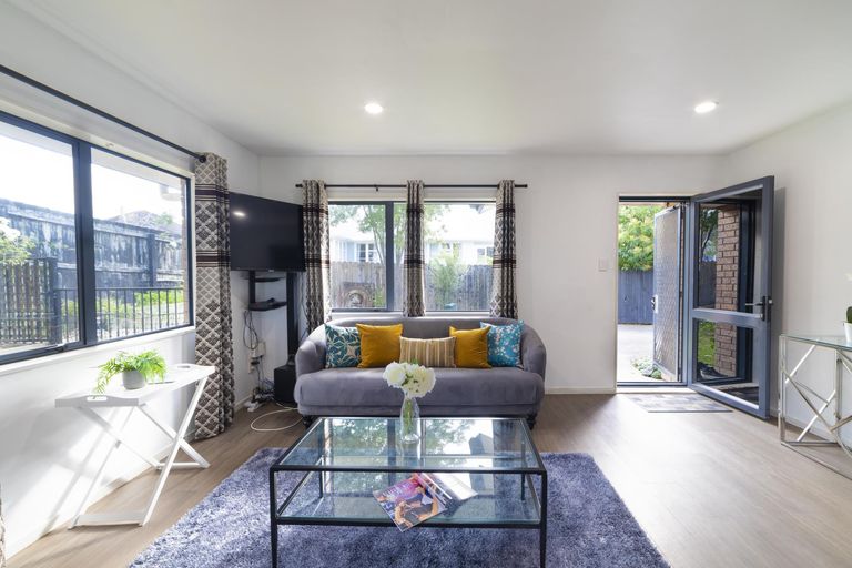 Photo of property in 52d Arimu Road, Papakura, 2110