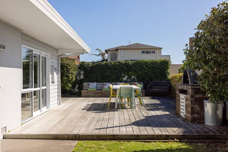 Photo of property in 2/203 Oceanbeach Road, Mount Maunganui, 3116