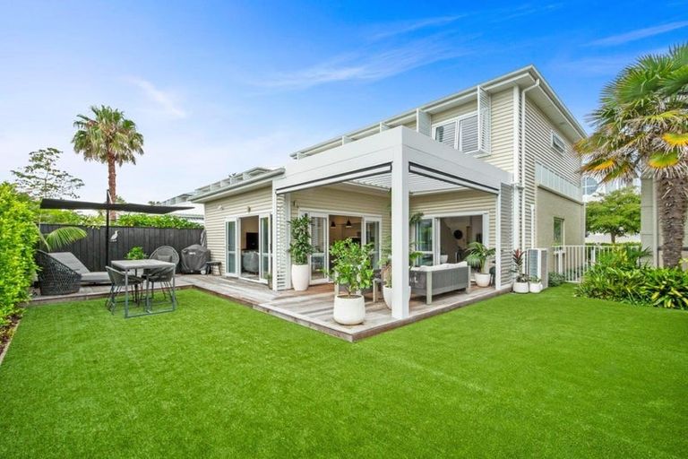 Photo of property in 14 Kensington Drive, Orewa, 0931