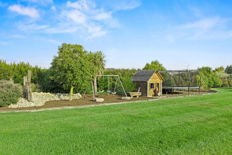 Photo of property in 22 Landsborough Drive, Darfield, 7571