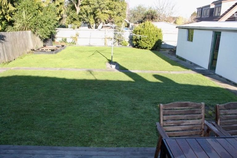 Photo of property in 80 Daniels Road, Redwood, Christchurch, 8051
