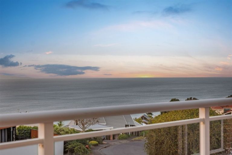 Photo of property in 17 Durness Place, Red Beach, 0932