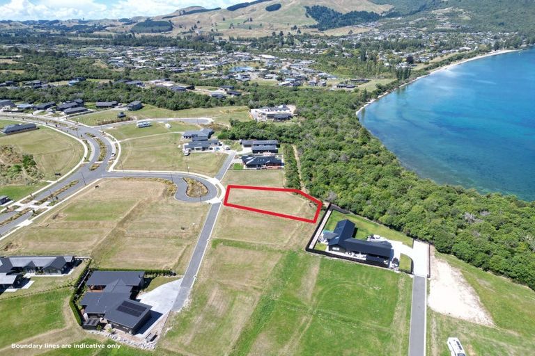 Photo of property in 16 Broadleaf Way, Kinloch, 3377