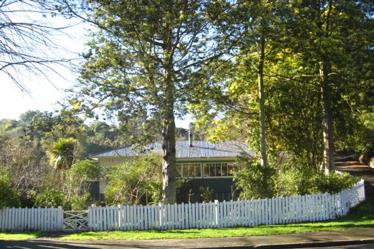 Photo of property in 23 Valley Road, Cashmere, Christchurch, 8022