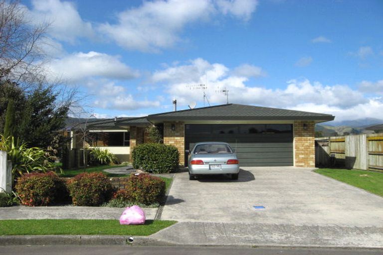 Photo of property in 10 Lynch Grove, Levin, 5510