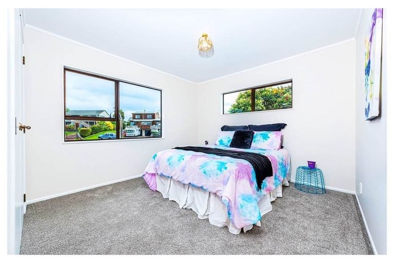 Photo of property in 15 Clearview Heights, Ranui, Auckland, 0612