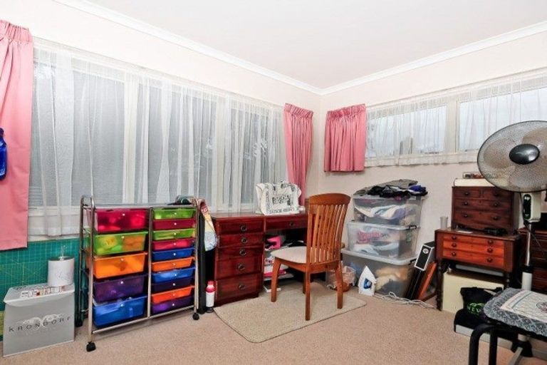 Photo of property in 8 Hollinger Place, Nawton, Hamilton, 3200