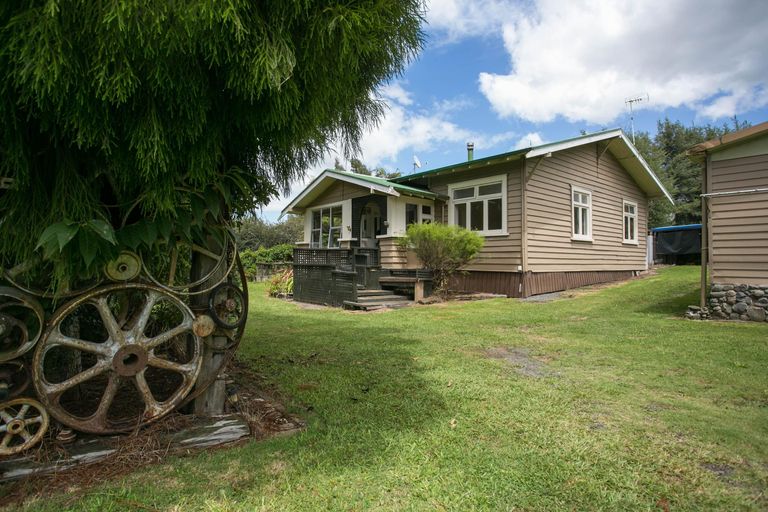 Photo of property in 15 Bridge Street, Tirau, 3410