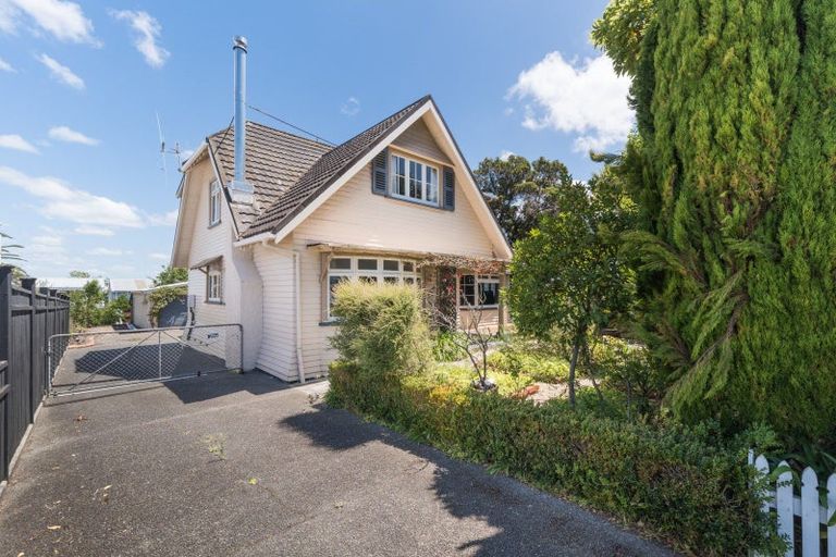 Photo of property in 4 Russell Street, Palmerston North, 4414