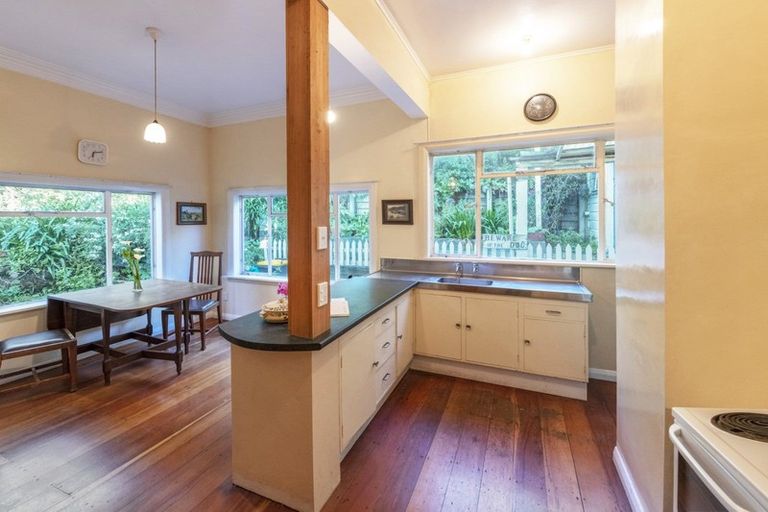 Photo of property in 43 Austin Street, Mount Victoria, Wellington, 6011