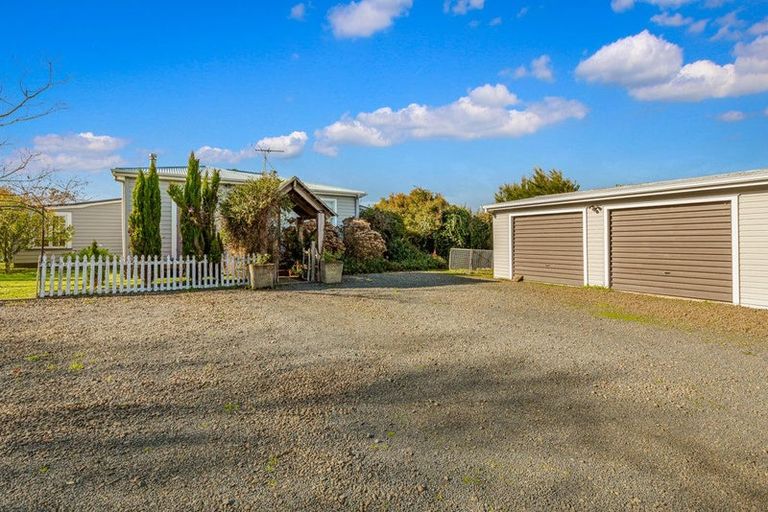 Photo of property in 70 Mahana Road, Waimauku, 0881