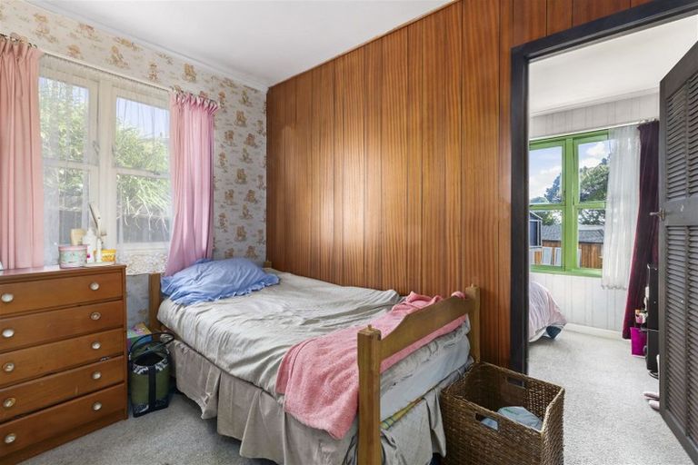 Photo of property in 399 Wairau Road, Totara Vale, Auckland, 0629