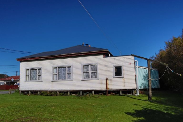 Photo of property in 22 Newcastle Street, Cobden, Greymouth, 7802