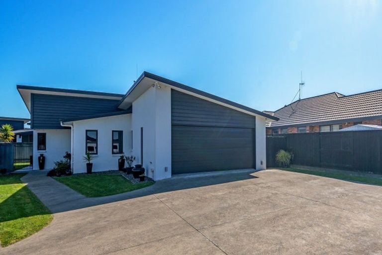 Photo of property in 67 Rosalie Terrace, Kelvin Grove, Palmerston North, 4414