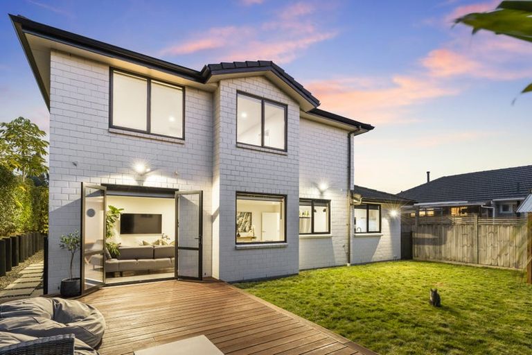 Photo of property in 71a Neil Avenue, Te Atatu Peninsula, Auckland, 0610