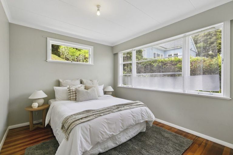 Photo of property in 20 Hinau Street, Tawa, Wellington, 5028