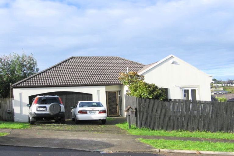 Photo of property in 2/10 Vireya Court, Goodwood Heights, Auckland, 2105