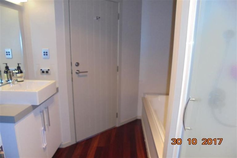 Photo of property in 10 Eastview Grove, Normandale, Lower Hutt, 5010