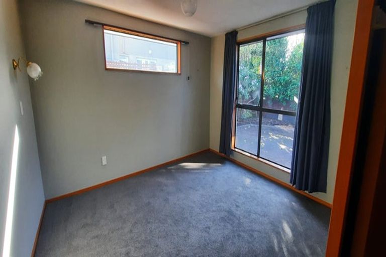 Photo of property in 2/89 Aorangi Road, Bryndwr, Christchurch, 8053